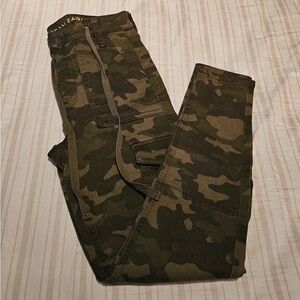 American Eagle high rise Skinny Jeans, Camo jeans, size 2